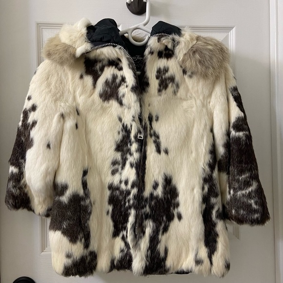 Girl’s fur jacket - Picture 2 of 16